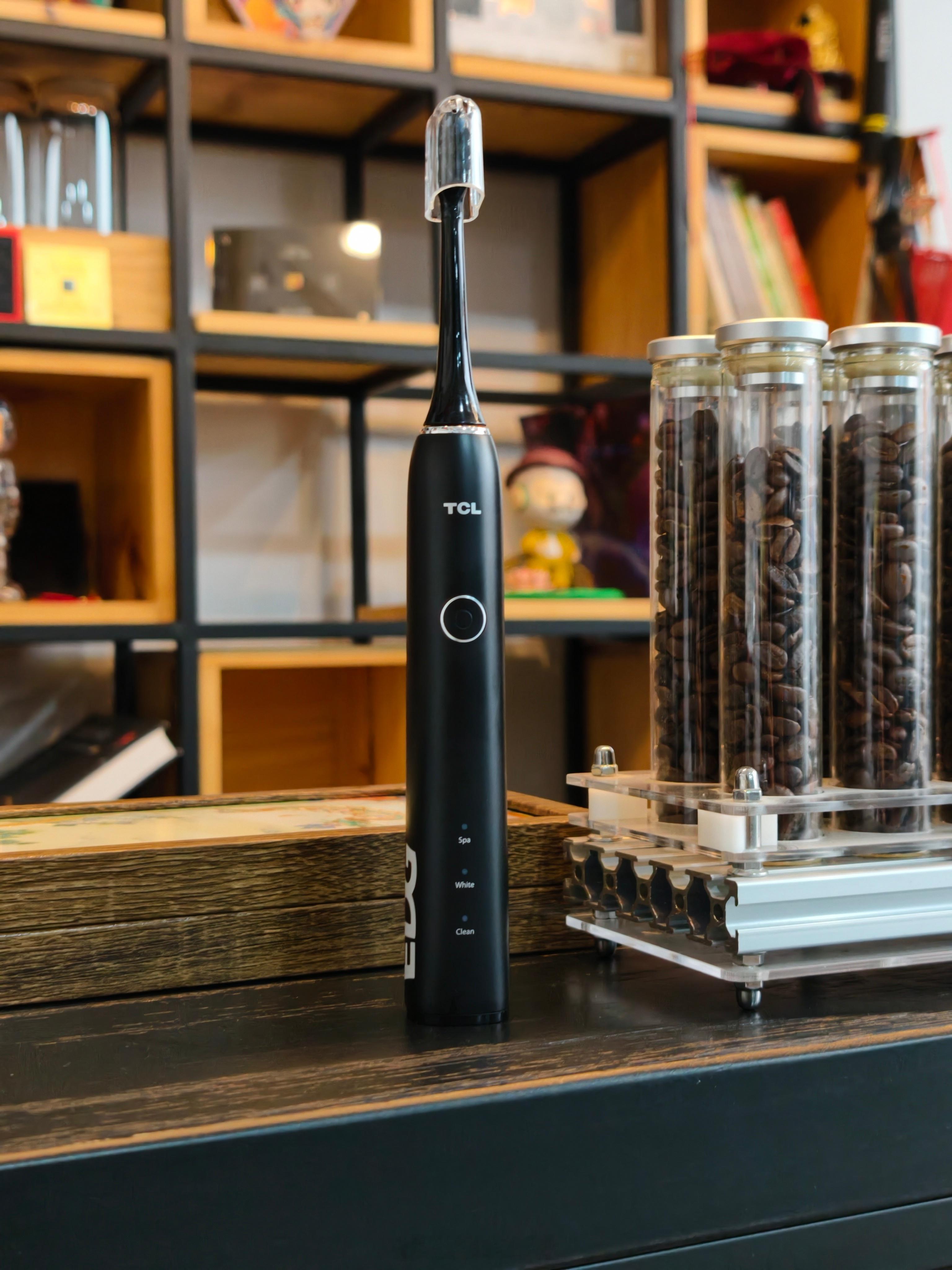 WHYLAB周三福利这周依旧给大家抽一个非常实用的产品——TCL 智能电动牙刷，