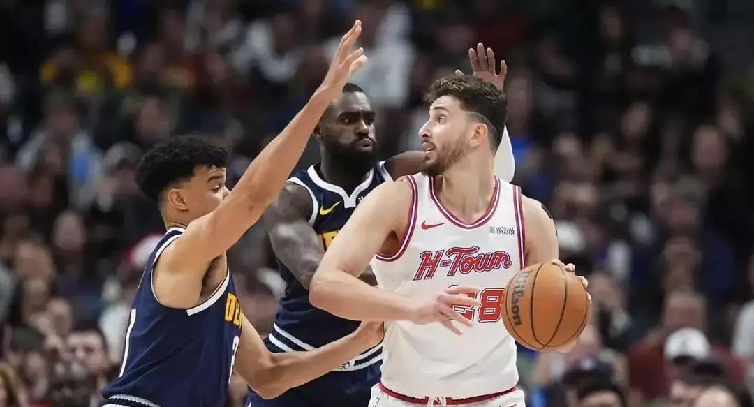 首发换一人，火箭8战6胜
 
杜兰特每场多打6分钟，场均30分像喝水。申京去带替