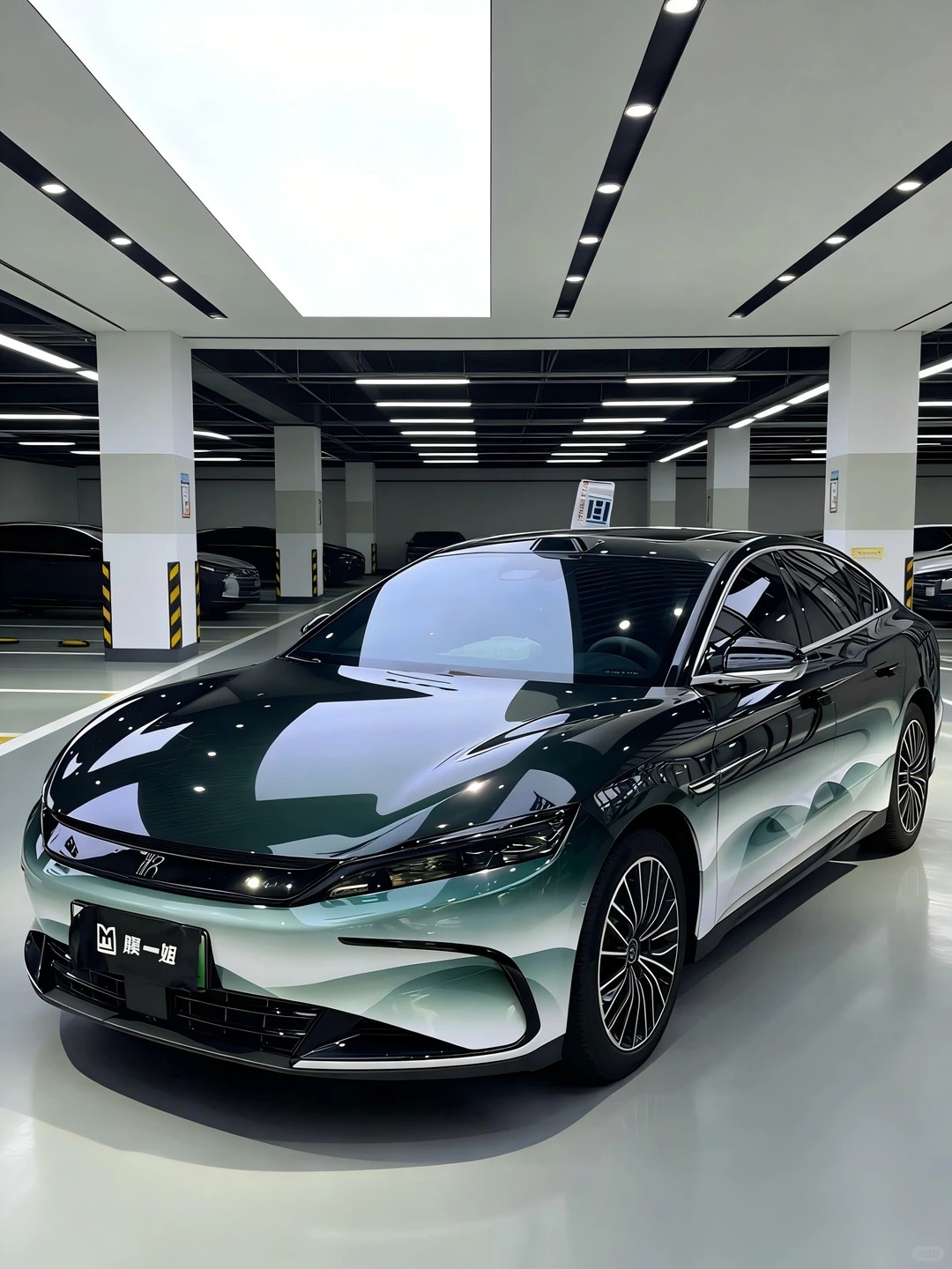 🌿国风焕彩 | 把千里江山之韵于车身瞧瞧这台车的改色，简直精准狙击了咱的审美高