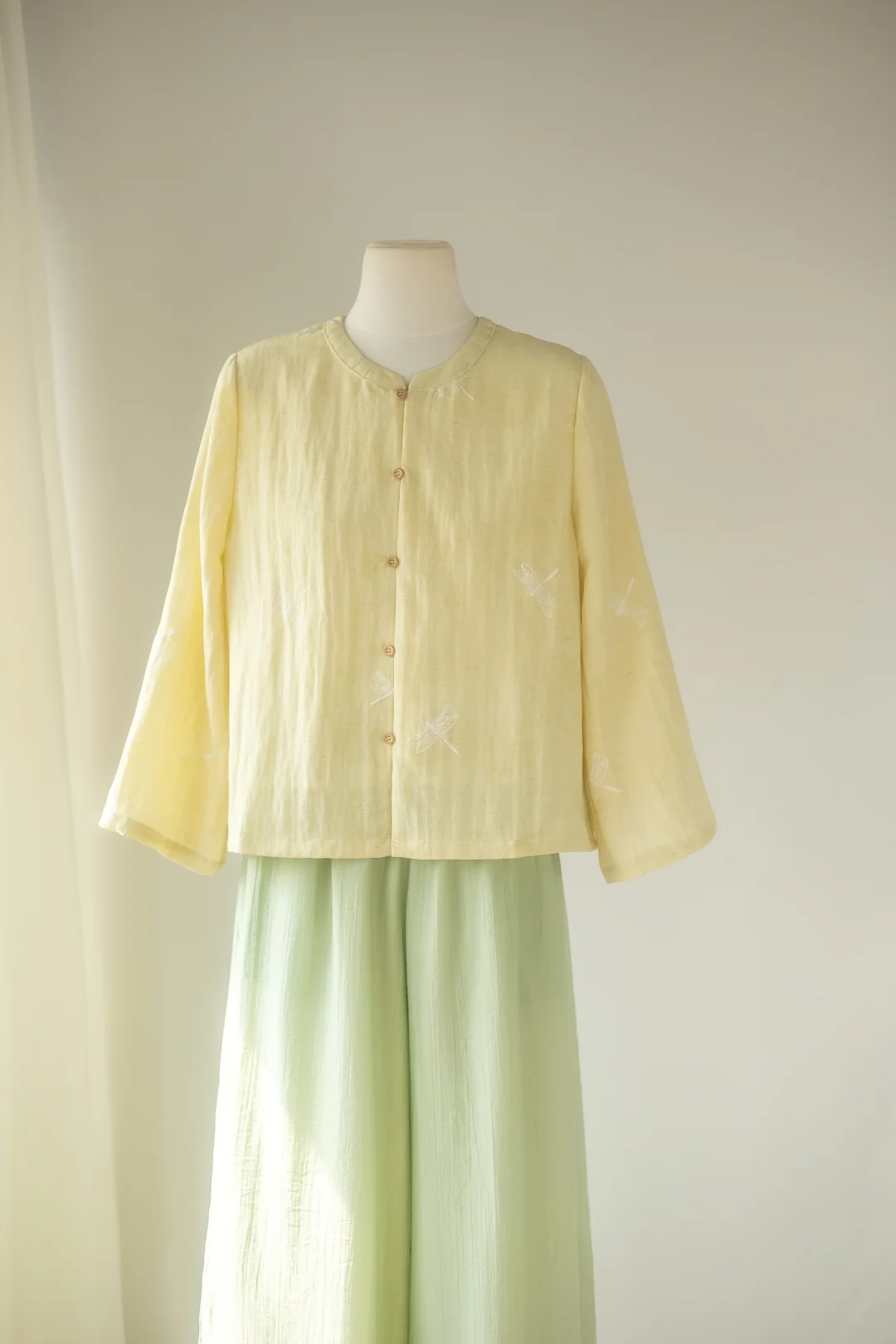 淡黄色蜻蜓｜现货上衣