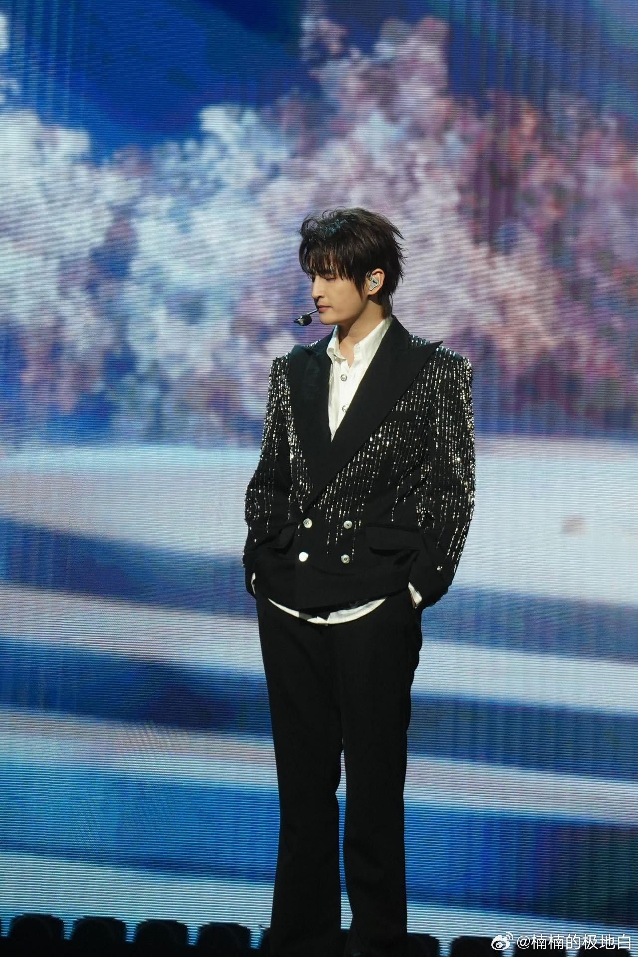 张远在舞台上参加婚礼张远给嘉宾痛感升级了 四巡首演《嘉宾》太会了！张远把婚礼上的