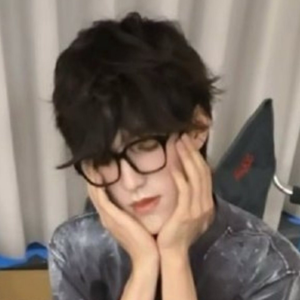 脸好小啊