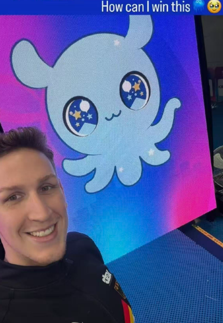 太萌了！马滕斯社媒晒与中公赛吉祥物合影：我怎么能得到它