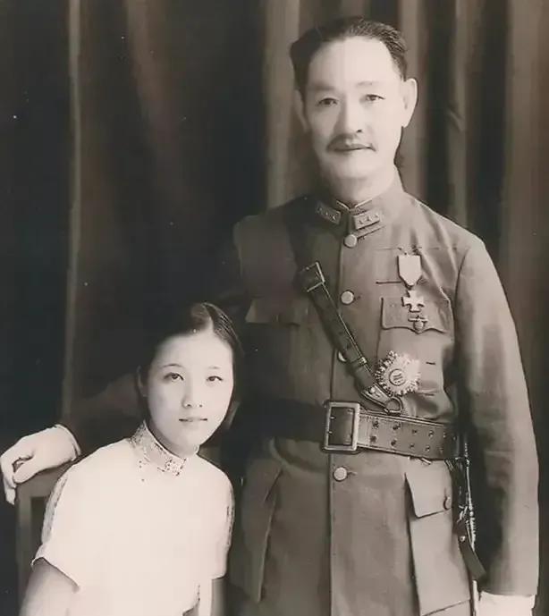 1936年，17岁郭翼青被父亲强行嫁给54岁程潜，婚前，她打定主意绝不让程潜碰她