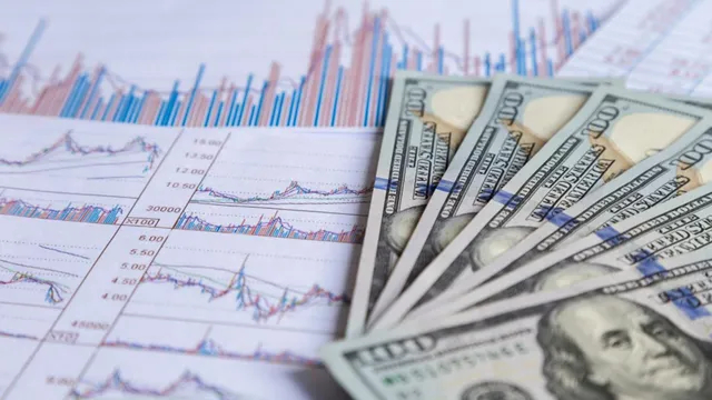 【中方反制不隔夜，挑衅中国的美国和日本，一个都不落地收到警告】美国2艘军舰穿越台