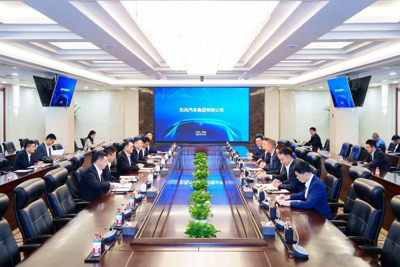 东风长安两家公司领导层昨天会面了。历史上第一次。东风长安这次合并重组没有最终落地