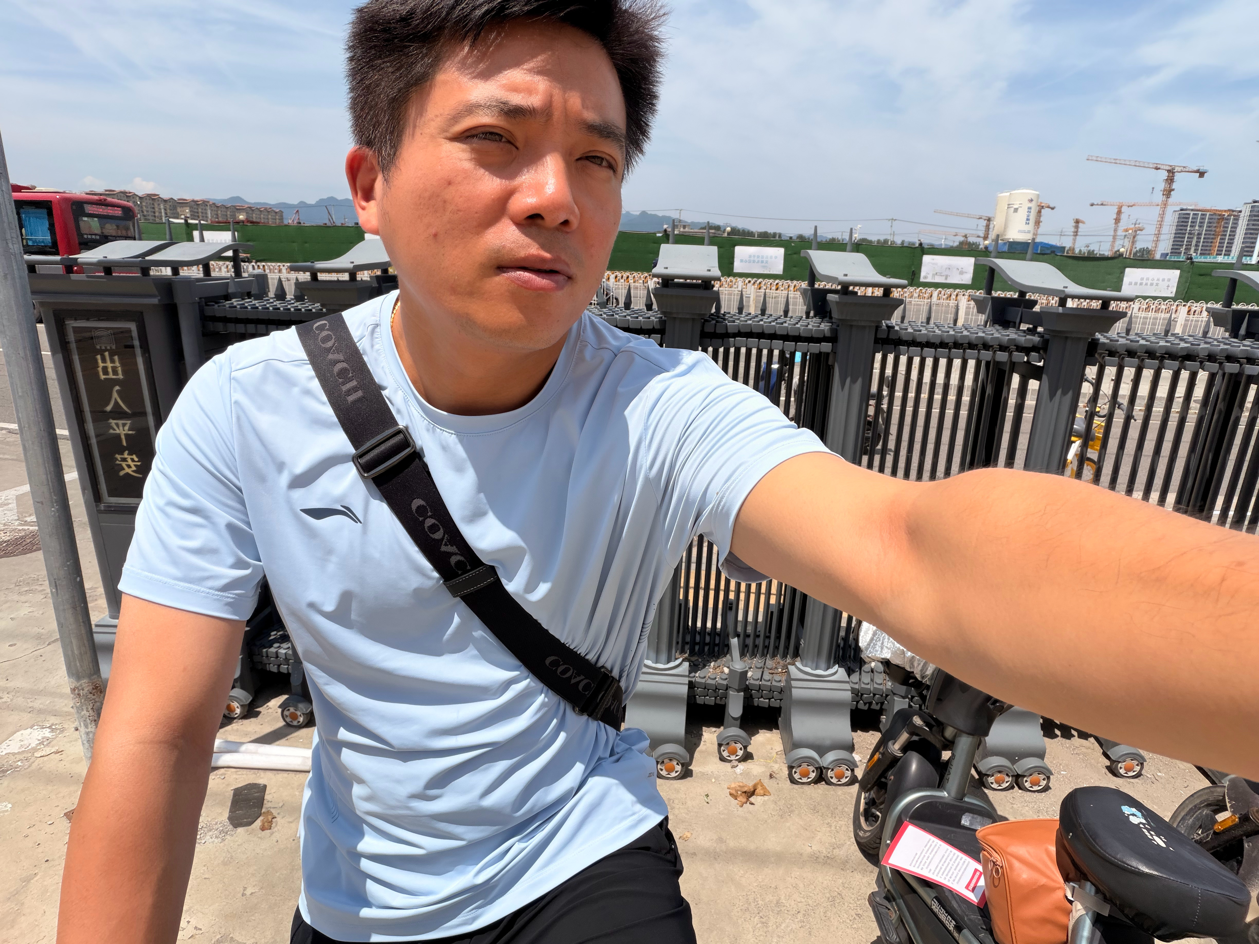 地铁平谷线终点站打卡，听说年底开通，回家再也不用坐 852 了(＾▽＾)ﾉ🧨 