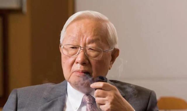 台积电创始人张忠谋，受访时曾语出惊人：“我真的认为，我的国家——美国，仍然是世界