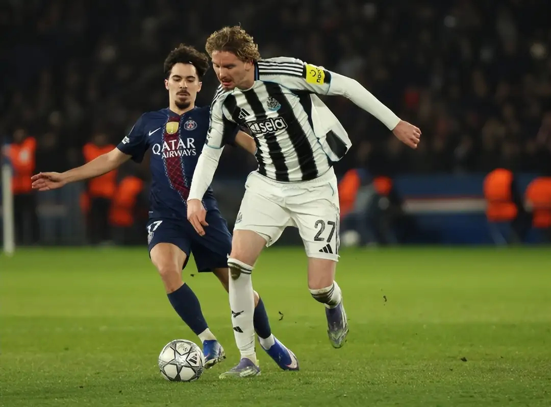 欧冠1:1，两败俱伤！登贝莱点球不进 欧冠卫冕冠军与英超土豪无缘前八去年在恩里克