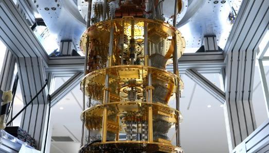 今日《人民日报》官宣，第三代自主超导量子计算机 “本源悟空” 已搭载 AI 运算