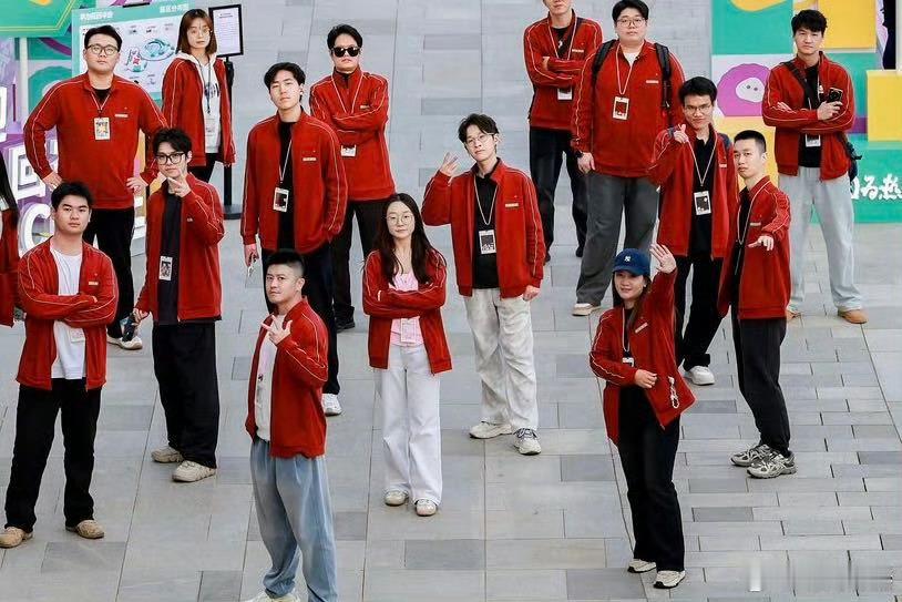 粉丝聚会的正确打开方式这么有意思的保龄球比赛进入上海 这次上海的粉丝聚会真的玩出