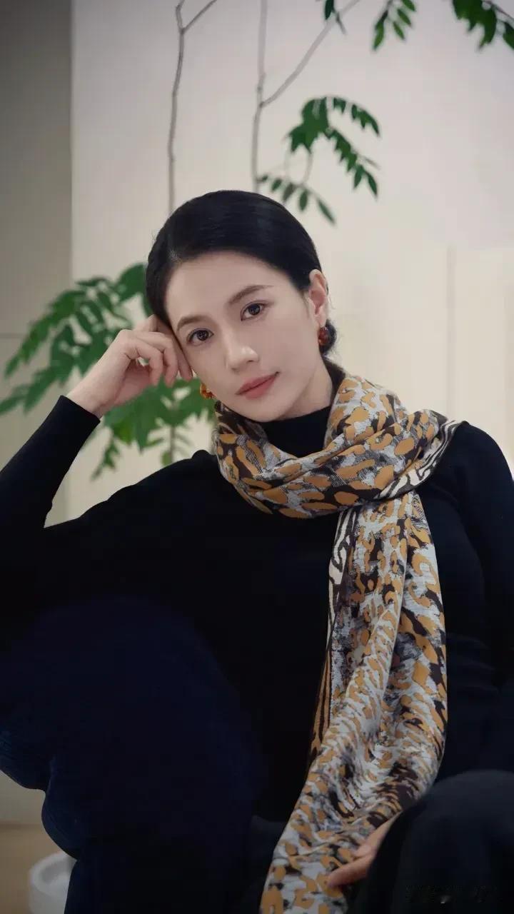 把琐碎日子泡在茶里
每一口回甘
都是生活的温柔回响