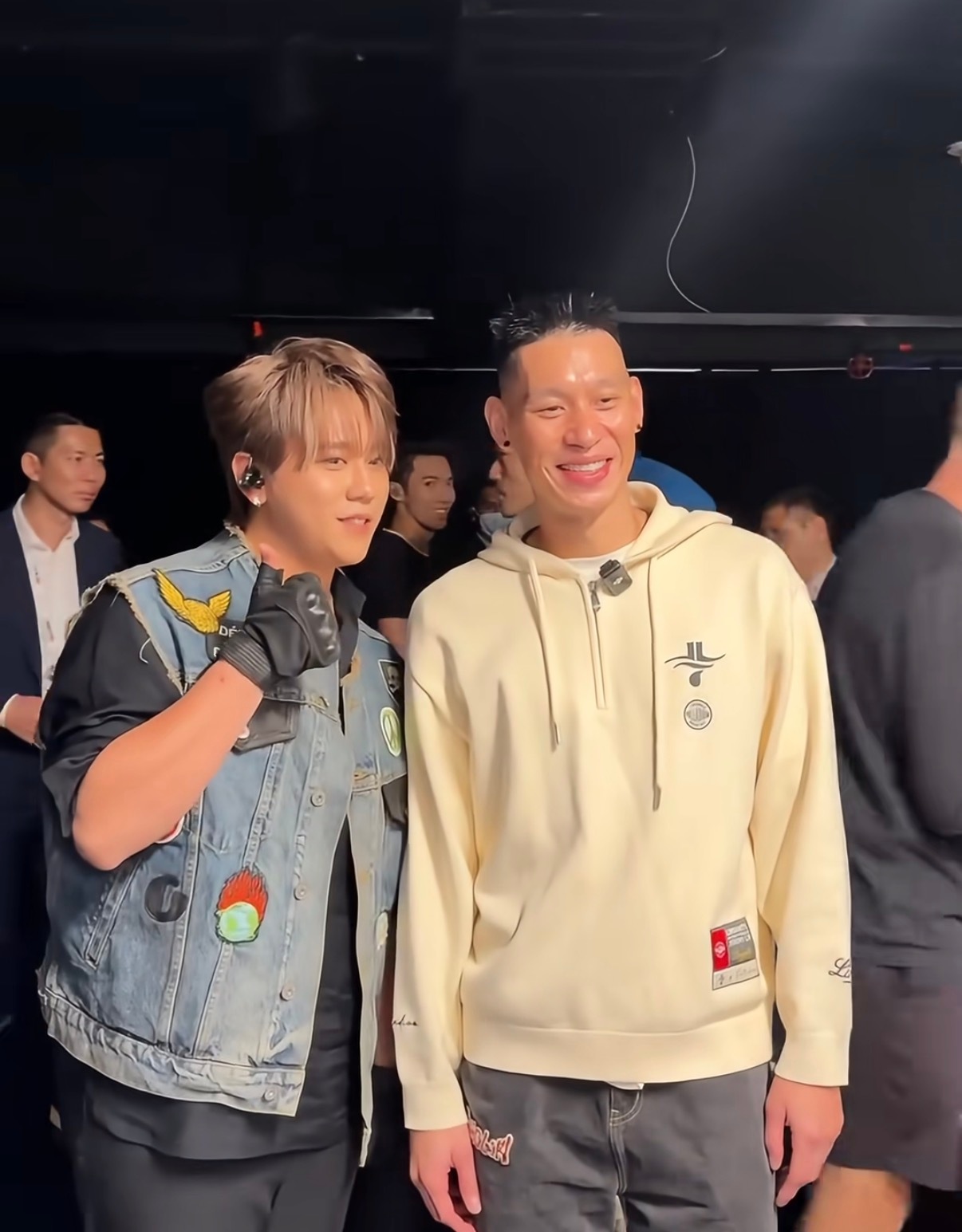 隔壁小🍠刷到顶流和书豪合照，以前真没注意顶流长这么高，一肥毁所有[老师好] ​