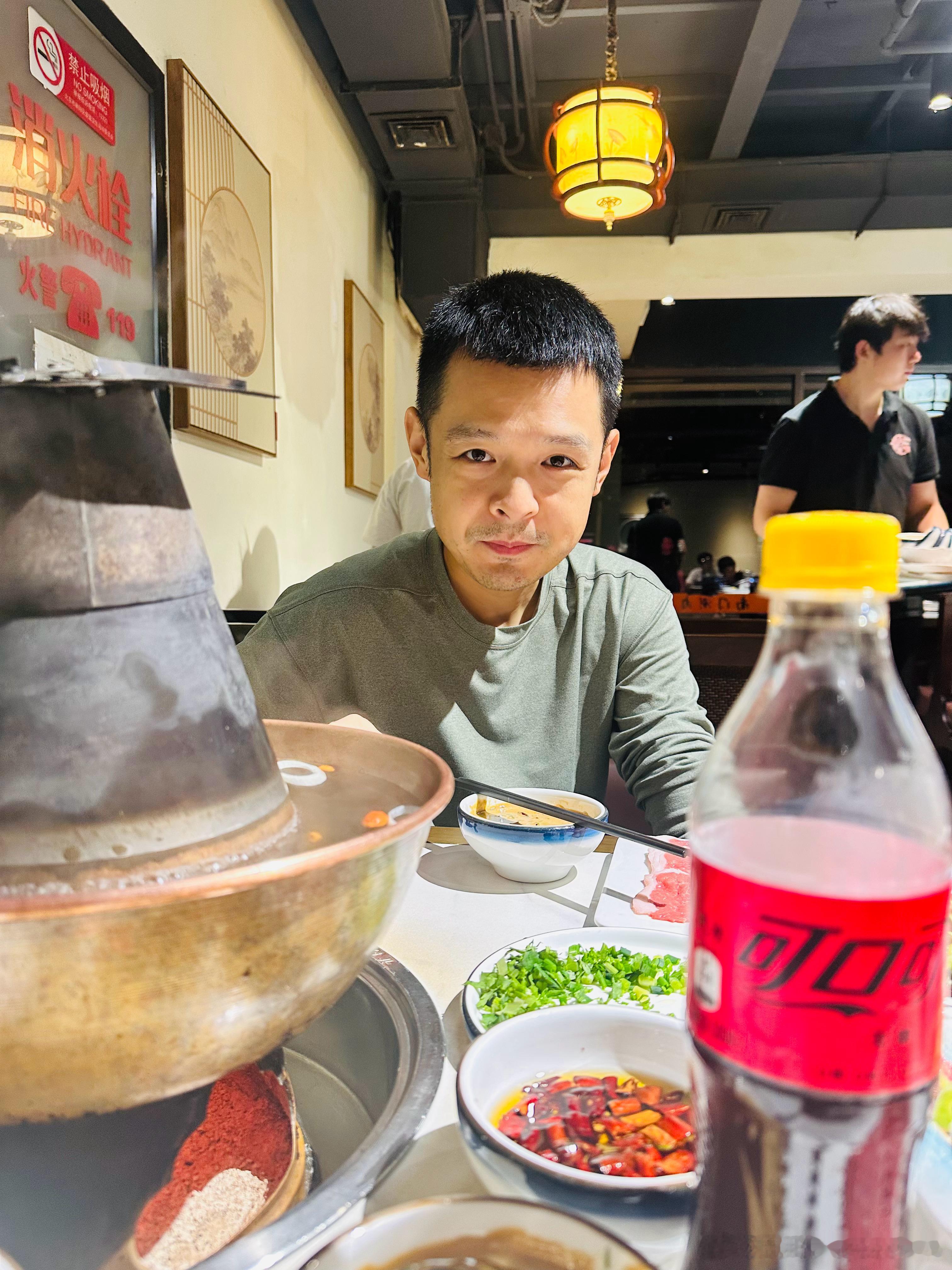 骑了十公里，跑了五公里，蹭了顿火锅，怼了两瓶无糖可乐，跟台长唠了唠明早的比赛，踏