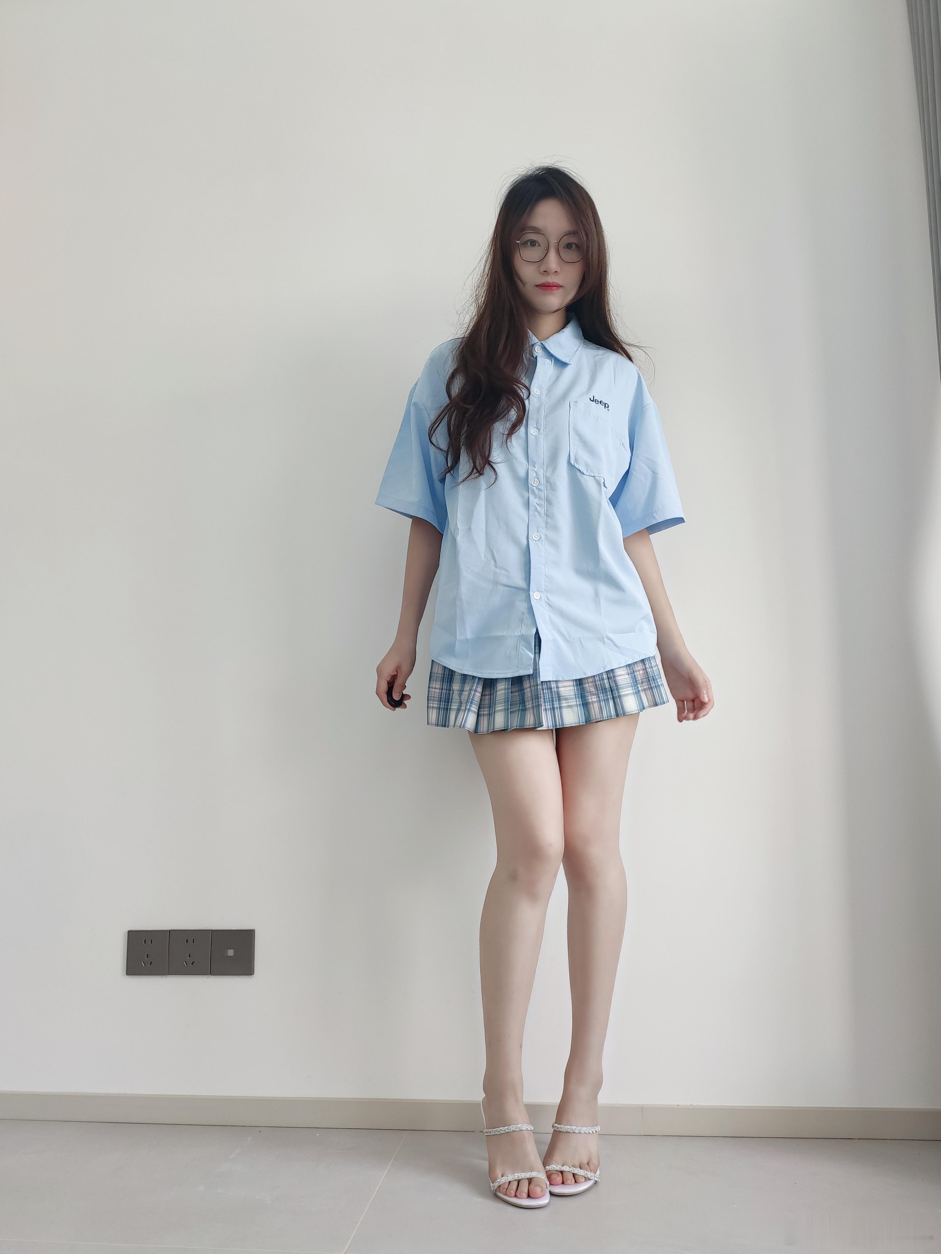 就漏个脸流量直接50w[无聊][无聊][无聊]这么夸张还是我p的好 ​​​