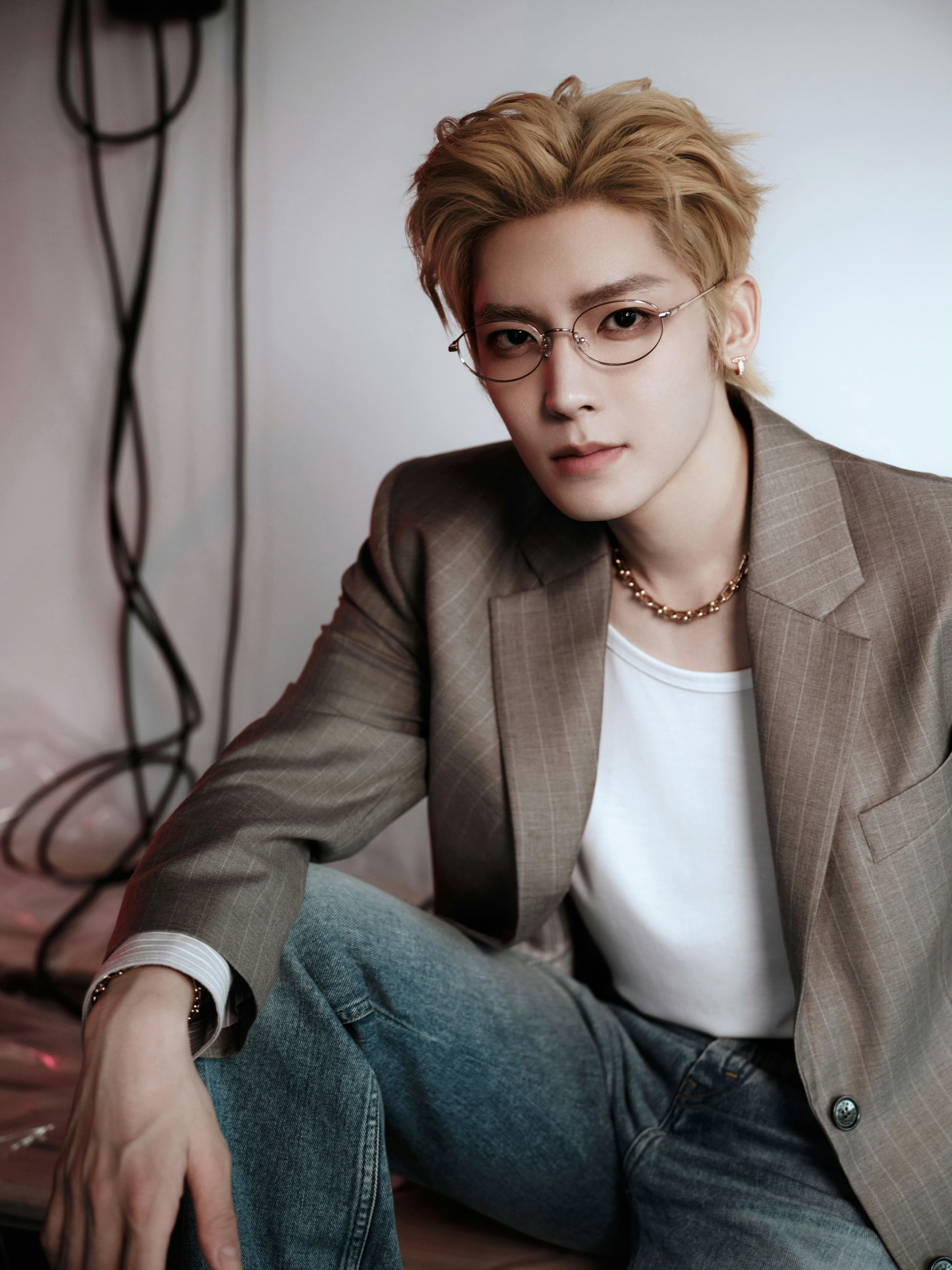 侯明昊 × 超级银河左岸音乐节舞台造型大片 📸 