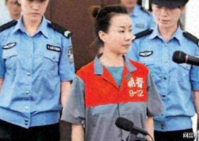 被丈夫满文军送进监狱，囚禁256天的李俐，为何出狱后七年才离婚