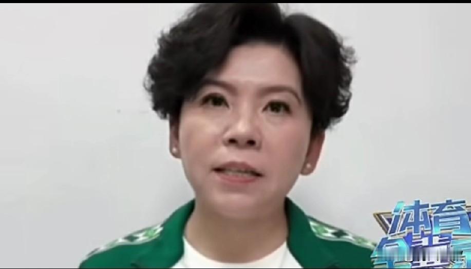 伦敦世乒赛，孙颖莎为啥能3:0轻松零封张本美和，邓亚萍一针见血指出了孙颖莎的新技