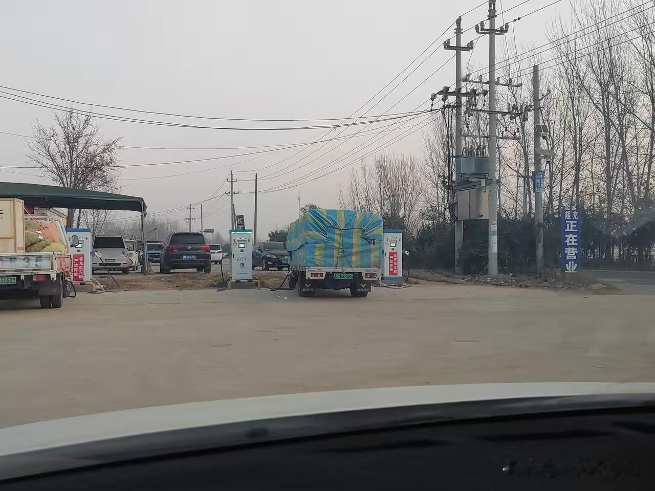 只买交强险就上路的人建议这样做，就可以一直让别人为你修车。
1.必须要遵纪守法，