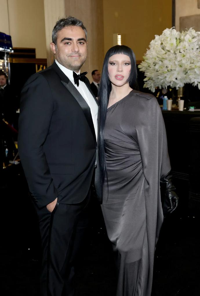 Lady Gaga 官宣当妈！全网吵翻的D孕瓜，真没必要无脑审判！
Lady G