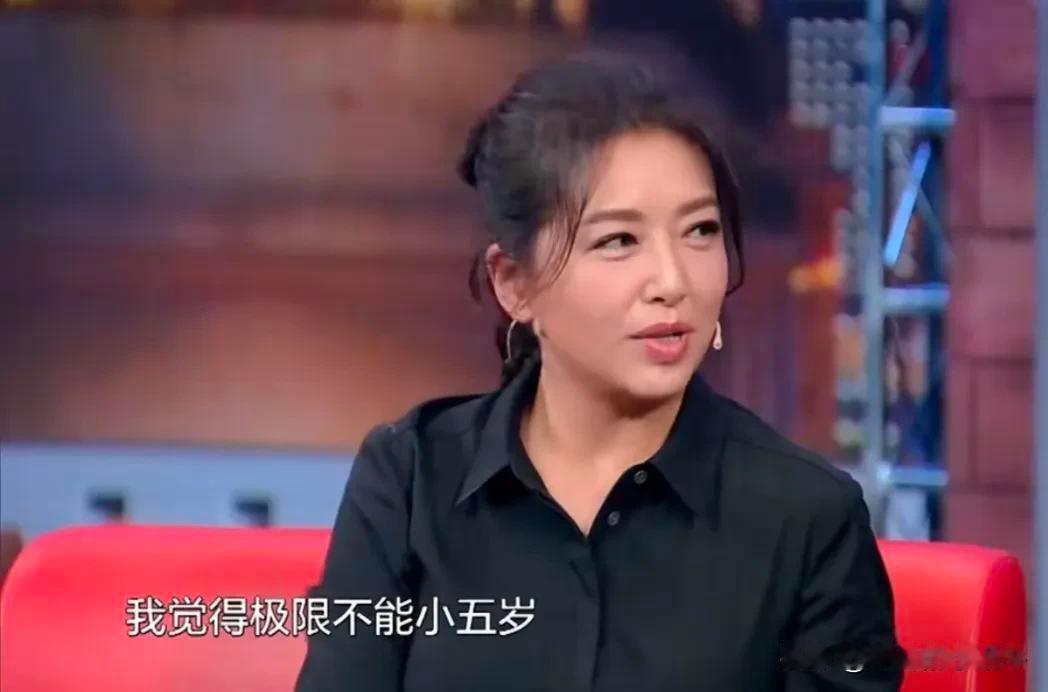 演员江珊说：“当年我跟高曙光离婚后，在工作时又遇到了小9岁的靳东...