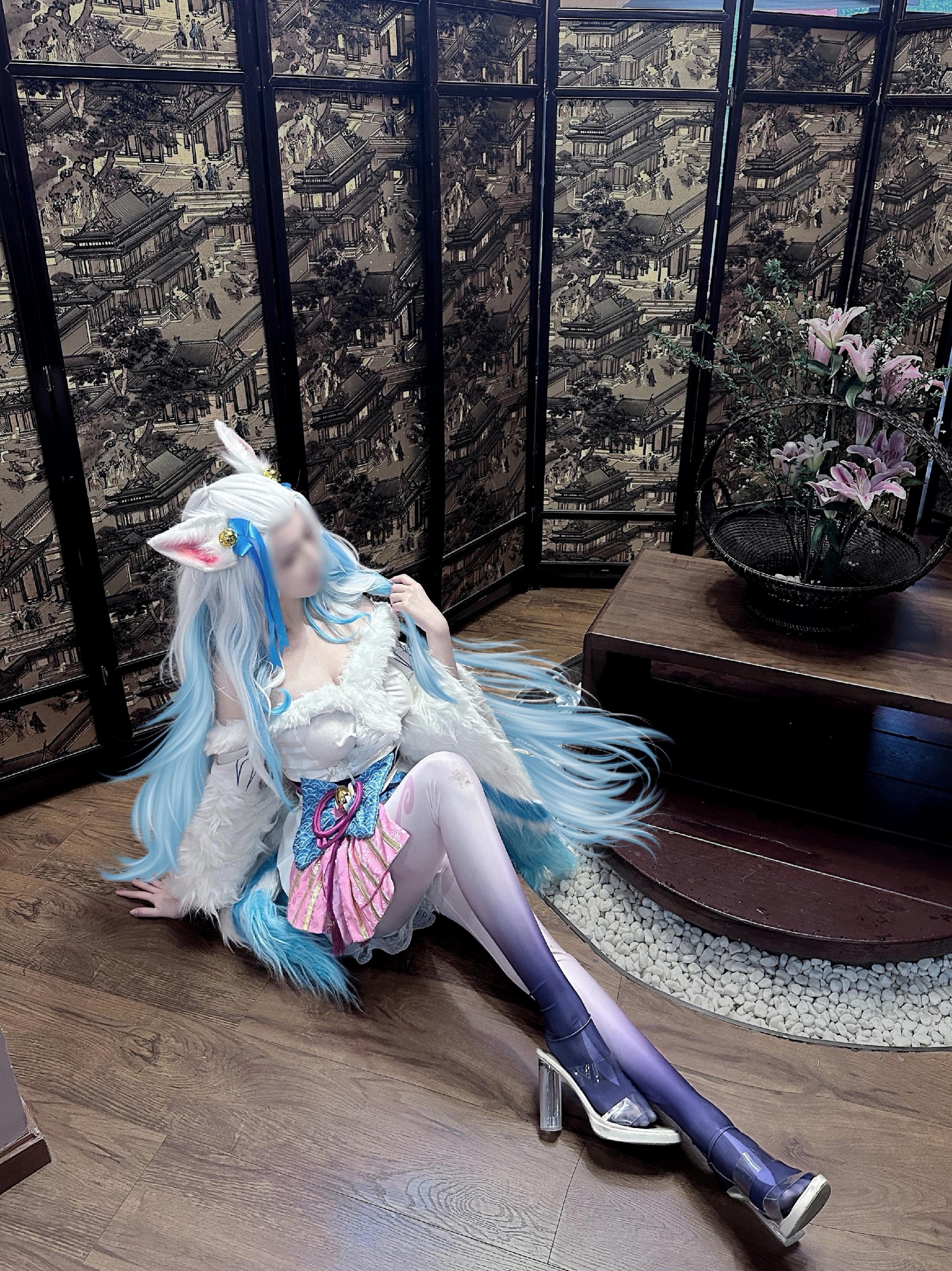 再开一局吧      阿狸灵魂莲华蹭蹭热度 恭喜t1夺冠