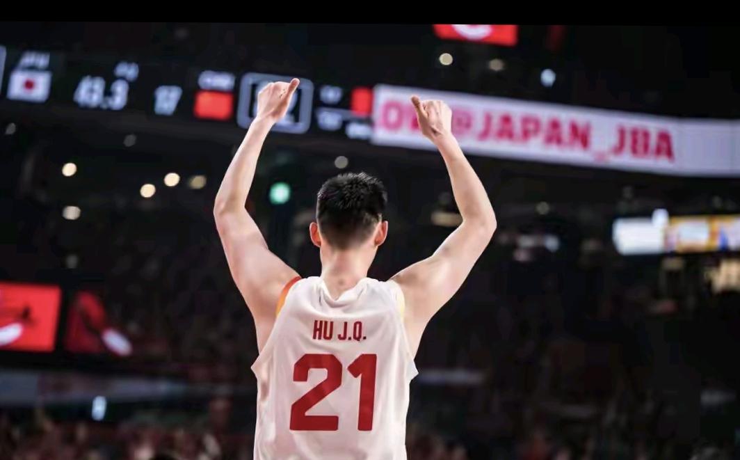 胡金秋：内线统治力强。同日本队比赛中出场27分钟，取得20分、12篮板大号两双，
