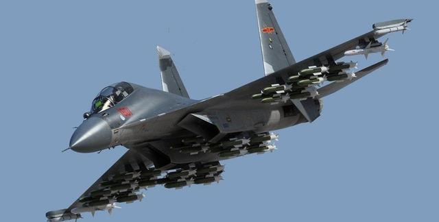美国声称如果开打，中国的3000架战机将毫无用处，俄：33个空军师你顶得住？
