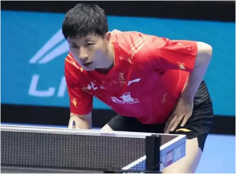 好久不见，龙队！
马龙第一次参加全运会在2005年，当年才17岁，当时黄友政估计