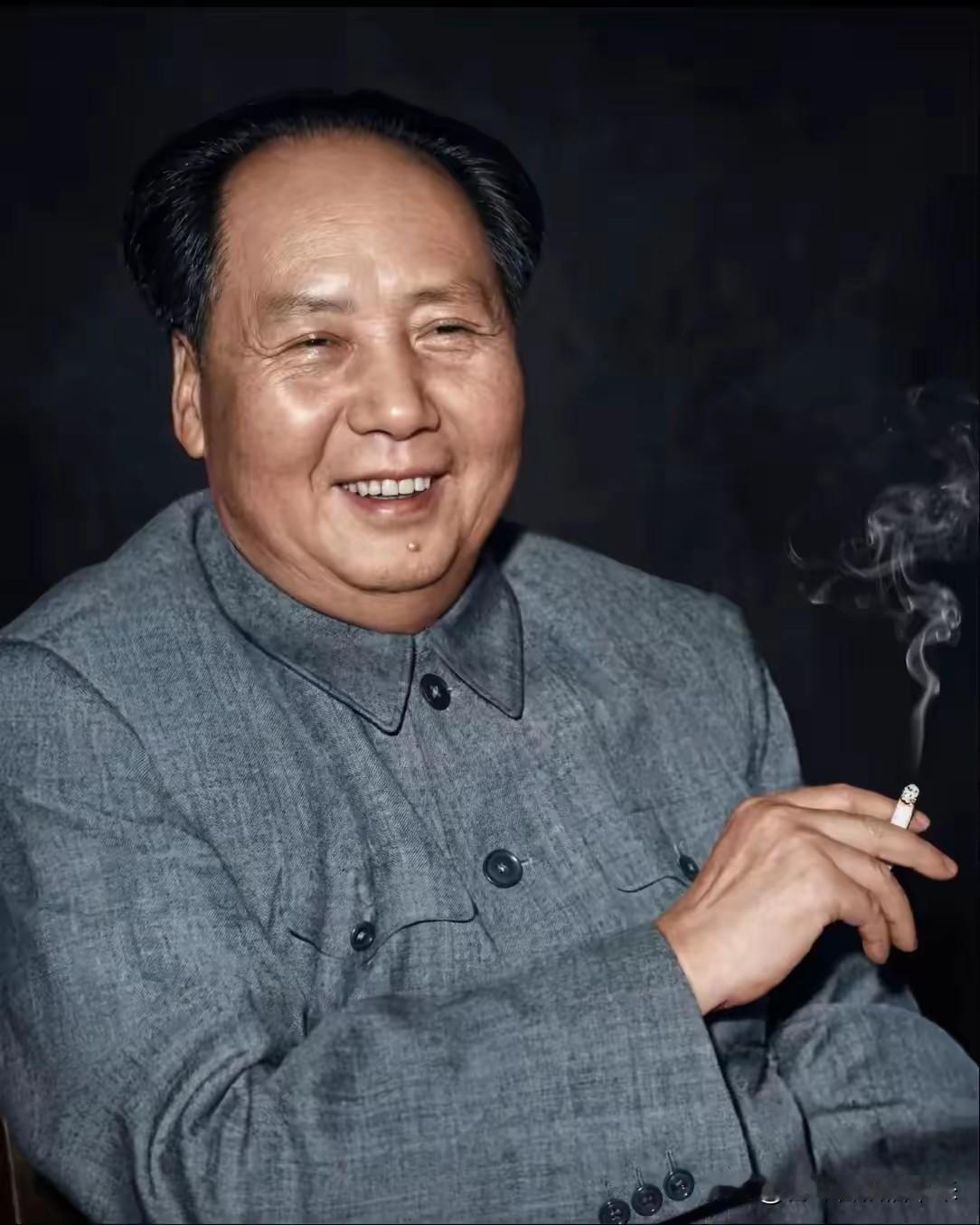 毛主席说：〝作为父亲，我为岸英流泪；作为党和军队的领导人，我为这样的志愿军战士骄