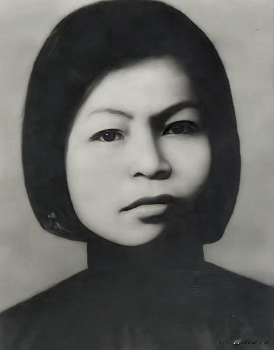 庞琼花是海南琼海人，也是红色娘子军第一任连长，更是经典影视形象吴琼花的主要原型人
