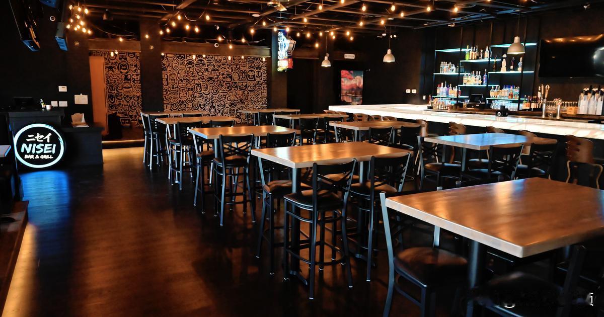 日本餐饮业近日频频向中国游客“高调喊话”，希望他们尽快回归
甚至表示“你们可以从