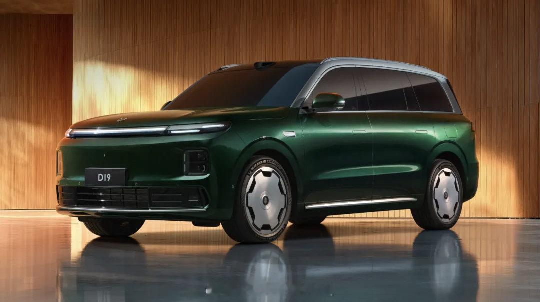 零跑d19今晚不出意外的话就是出乎大家的意外了~零跑最大最旗舰的SUV.居然只需