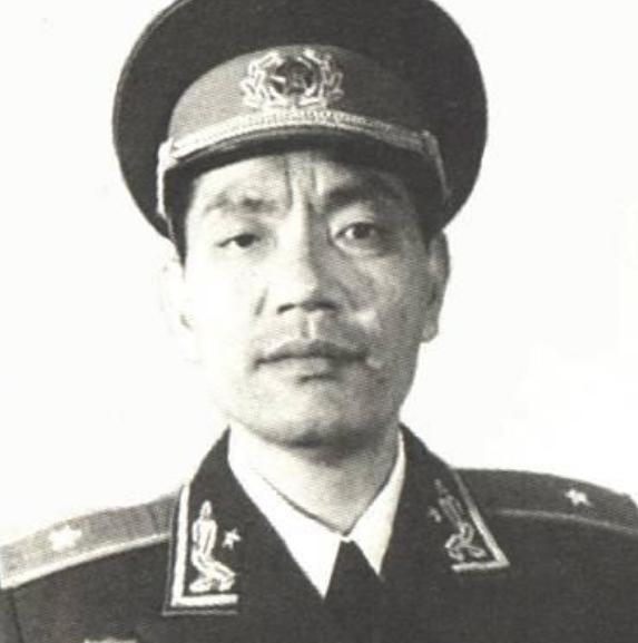 这位少将曾为王近山仗义执言，还送许世友一口楠木棺材，并在邓政委落难时送去香烟
1
