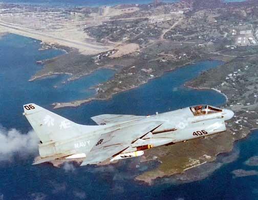 1983年10 月，美国入侵格里纳达期间，美国海军VA-87中队的