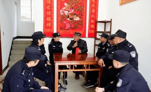 1936年4月5日，朱赛英被敌人残忍地杀害了，她曾经被敌人脱光了衣服，吊了起来，
