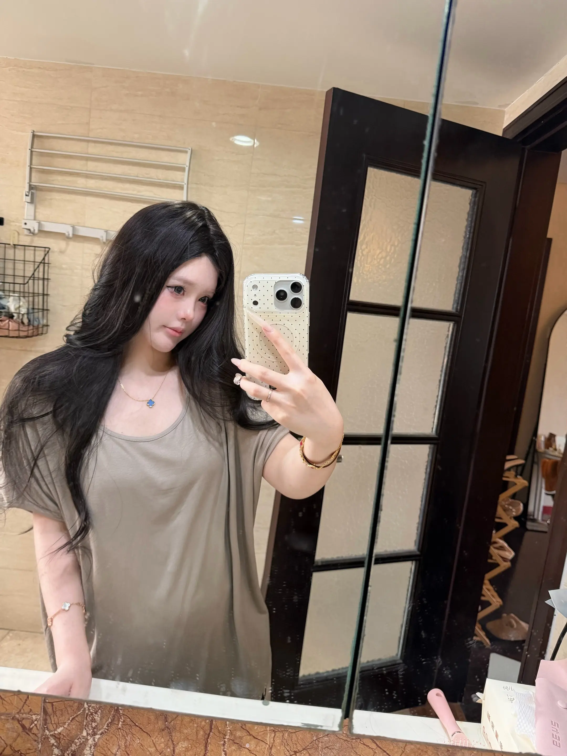 又要漂亮  又要好看  又要高  又要瘦  又要贤惠  又要懂事  还...