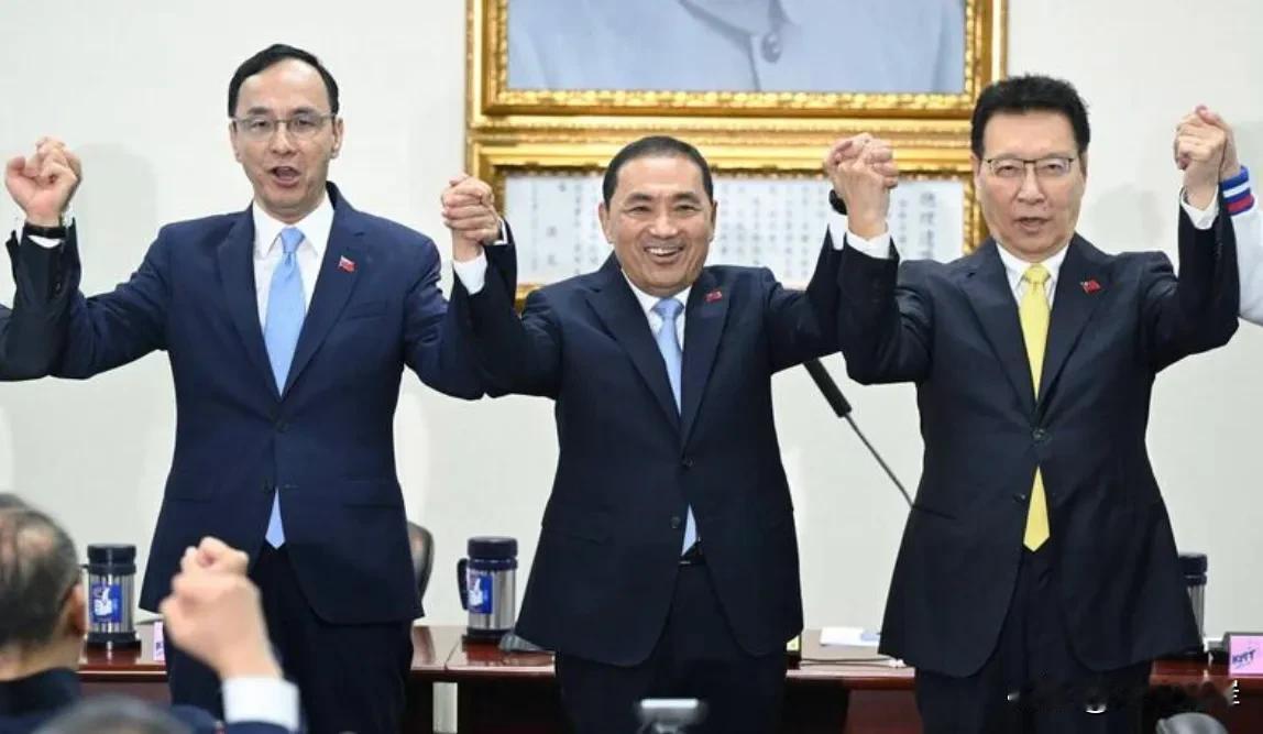 国民党进行总动员，开始总决战，今日上午7点30分展开全台总动员街口拜票行动，侯友