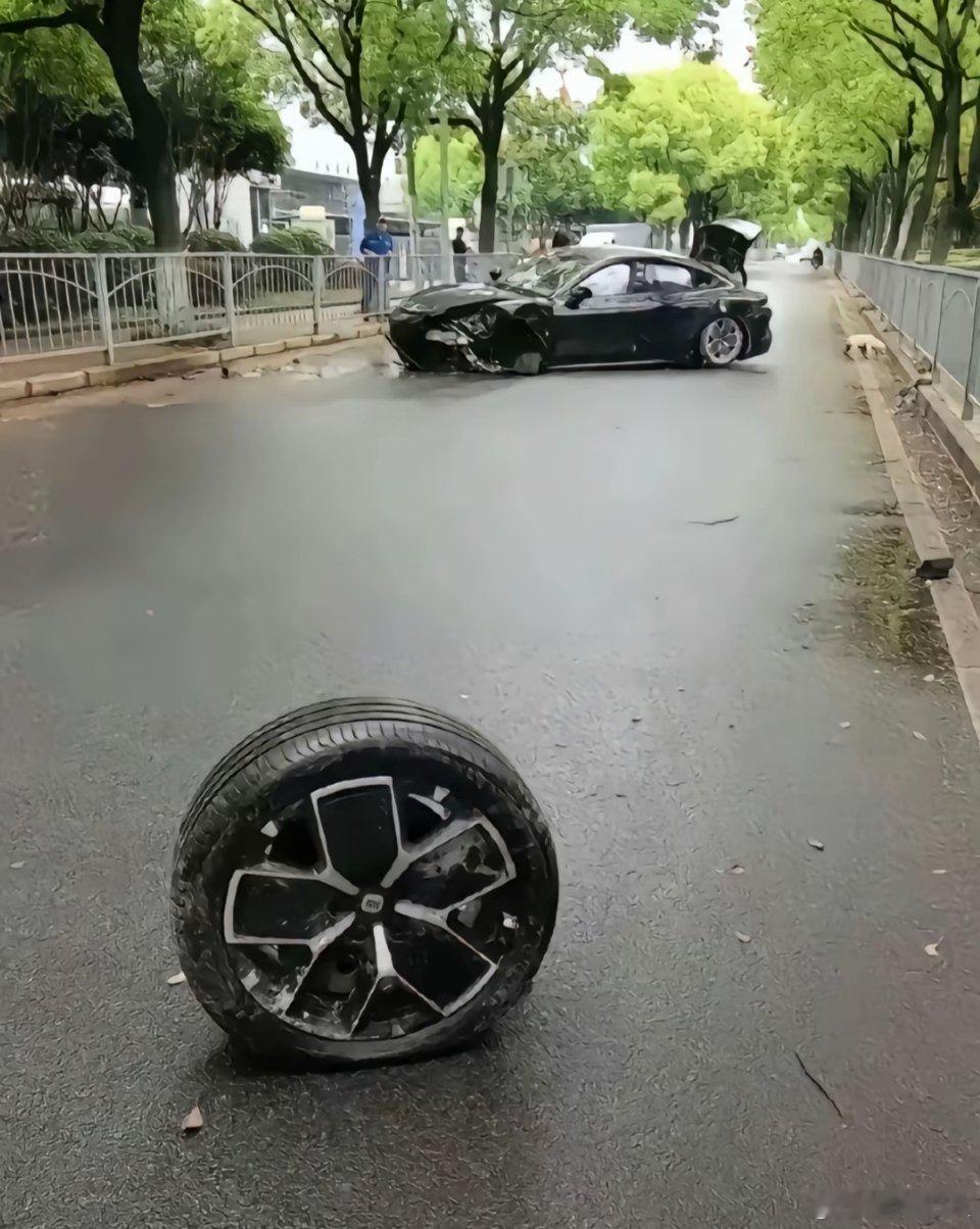 有时候已经分不清这是AI，还是真实发生的事情。 ​​​