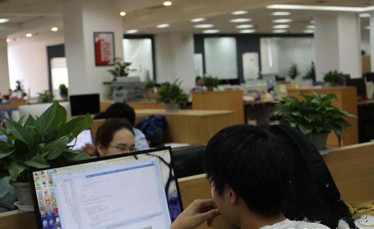 历时一个来月，三轮面试表现堪称完美的产品总监最终还是以“流产”告终[流泪]原因是