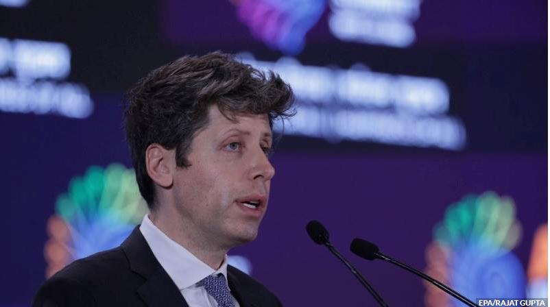 OpenAI CEO奥尔特曼：政府权威应高于私营企业
OpenAI首席执行官萨姆