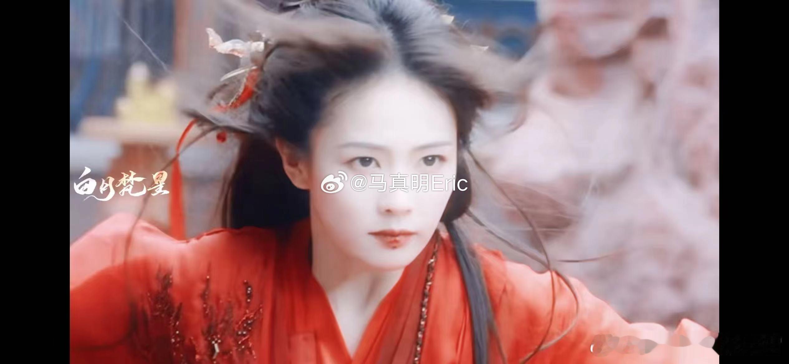 #白鹿让虐文大女主有脸了# 白鹿解锁新角色，白烁以凡心向神道，红衣加冕，是她对命