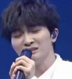 周深曾在采访中笑说唱OST很开心，觉得自己还需努力。
他认为影视剧的人物和主角团