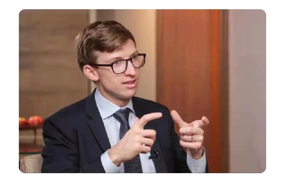 美国专家米勒说中国买光刻机却不制造芯片很可怕，这话有点意思。芯片是现代科技的命根