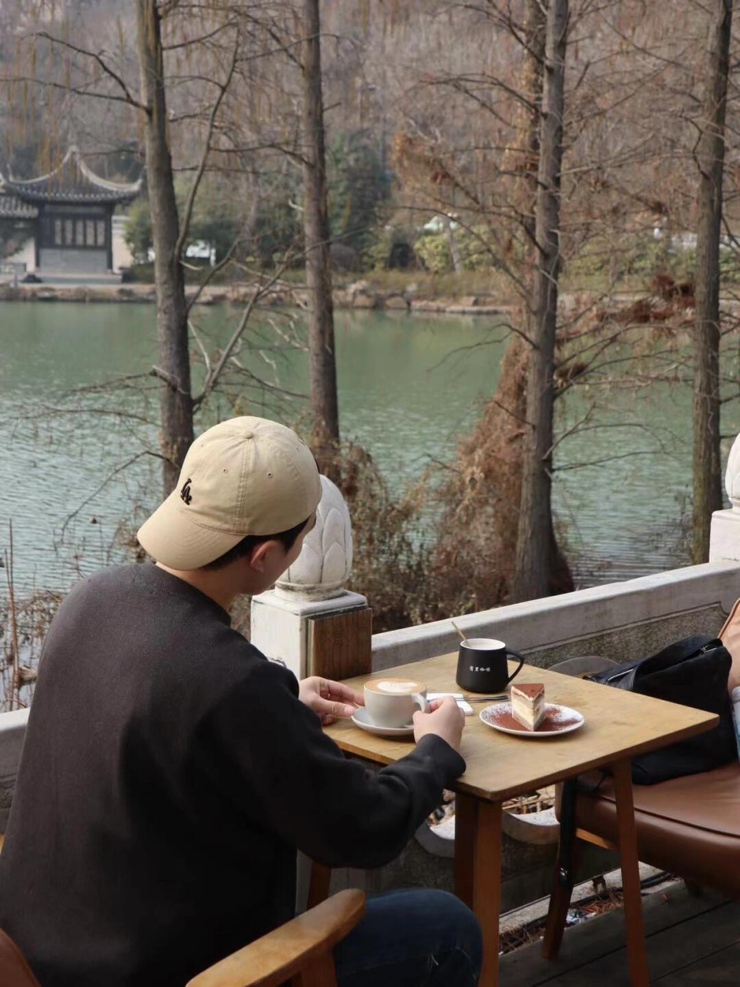 真心建议文科生不要卷学历，冲一冲新兴技能