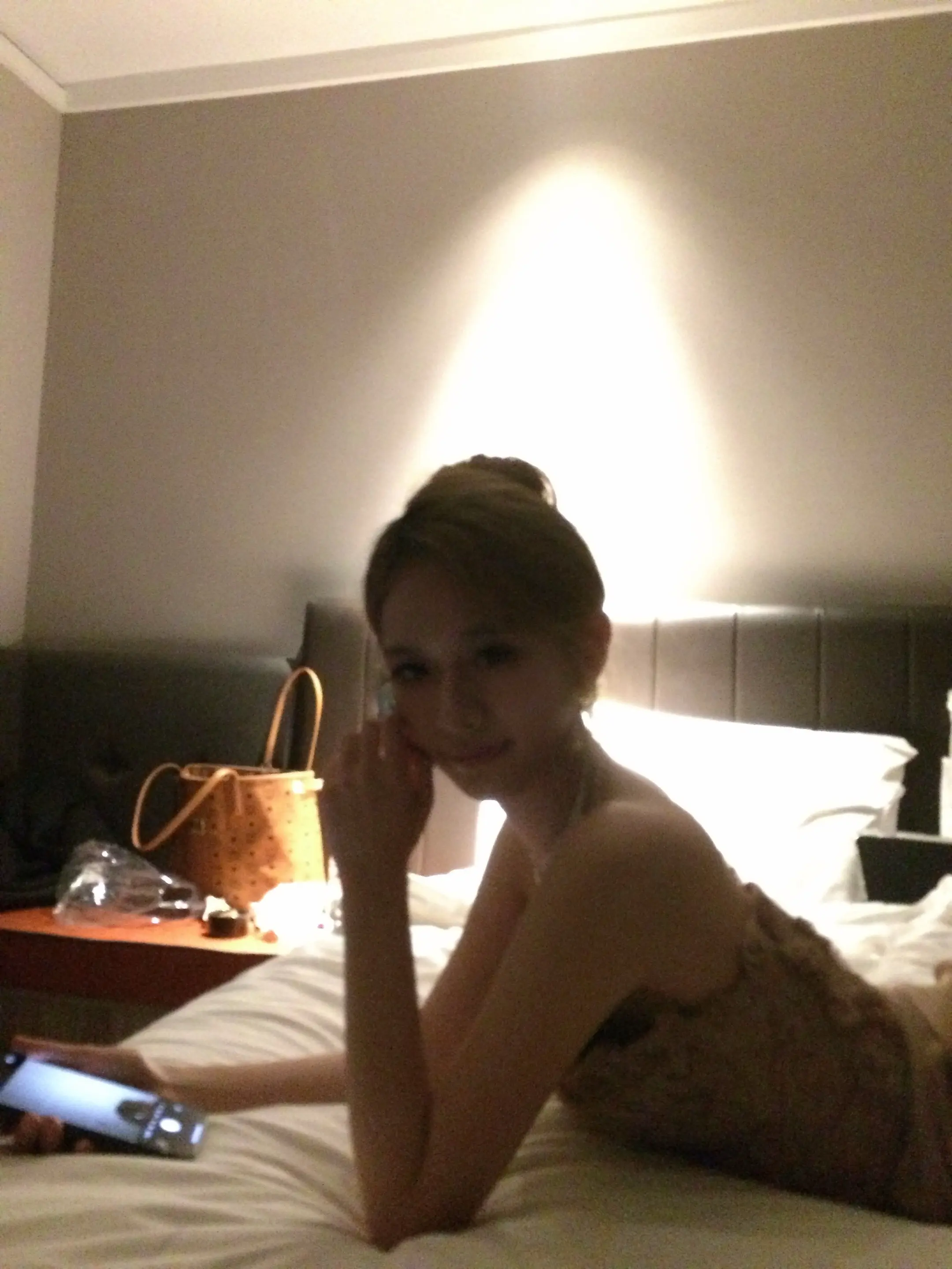 分开之后我还老想着 某天晚上 你会发很长一段信息给我告诉我分开这么长时...