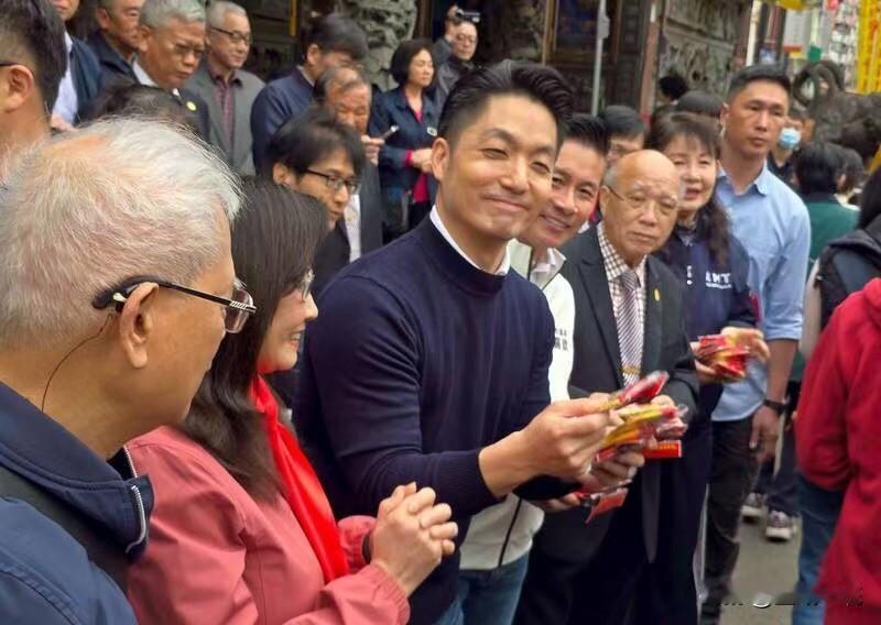 何时与李四川启动“双母鸡”模式？蒋万安避谈

台北市长蒋万安今天（19日）在台北