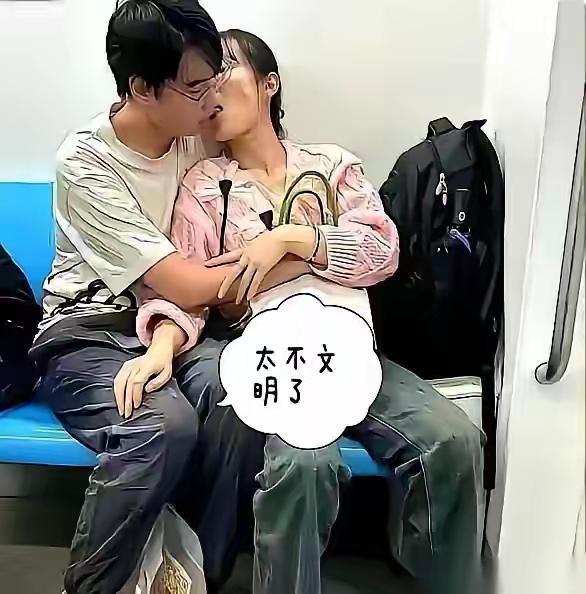 地铁偶遇：那一幕让我心跳加速，背后隐藏的秘密让我久久无法释怀

那天早晨的地铁格