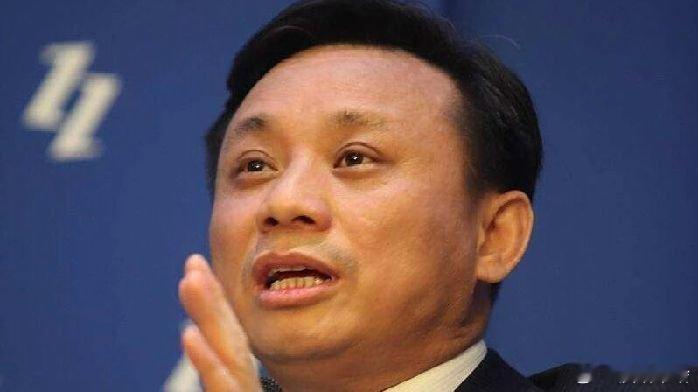 不是一般滴高哇.是成倍成倍滴高......凤凰新闻【经济学家毛振华：体制内退休金