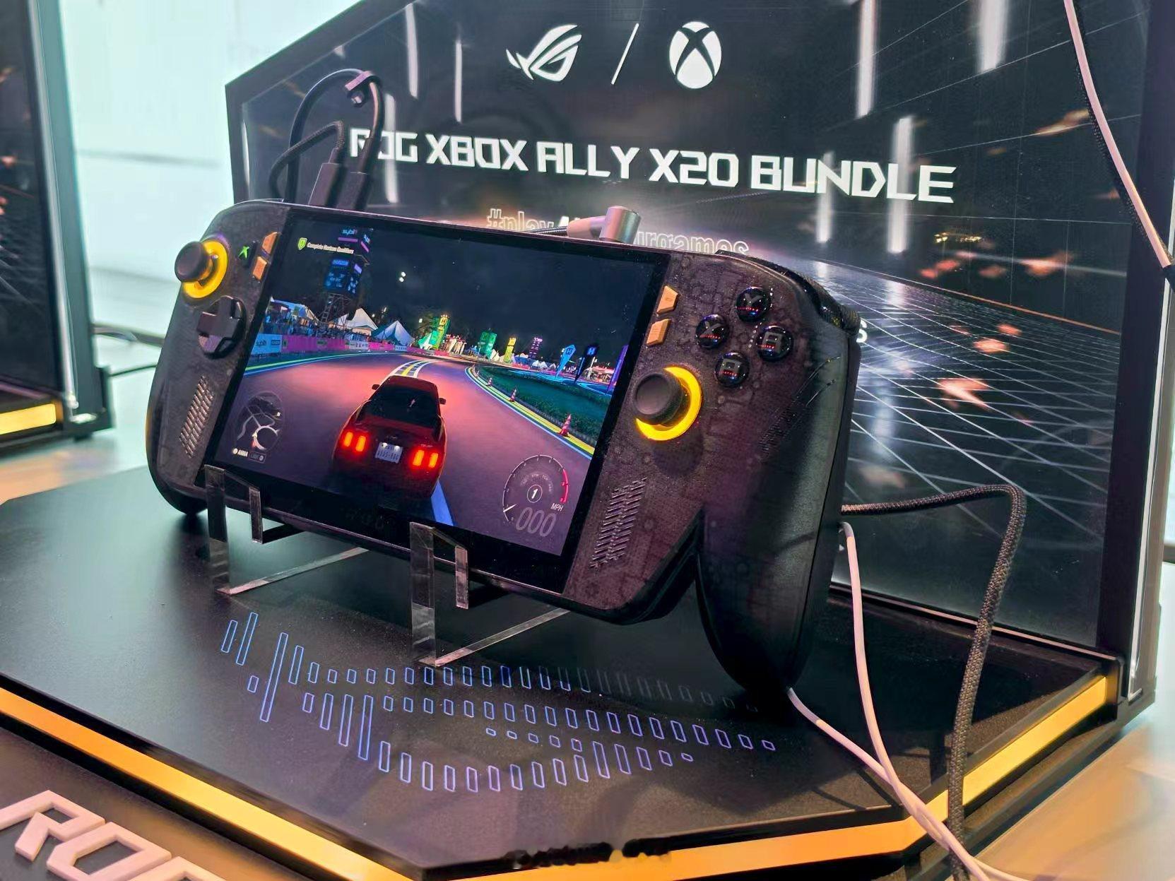 尽掌控·超会玩 科隆游戏展现场直击，ROG XBOX掌机X 20周年版真机上手试
